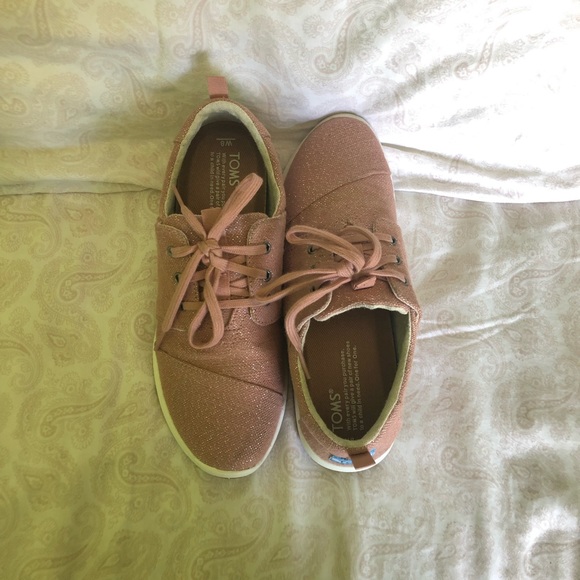 Rose Gold Toms - Picture 3 of 3